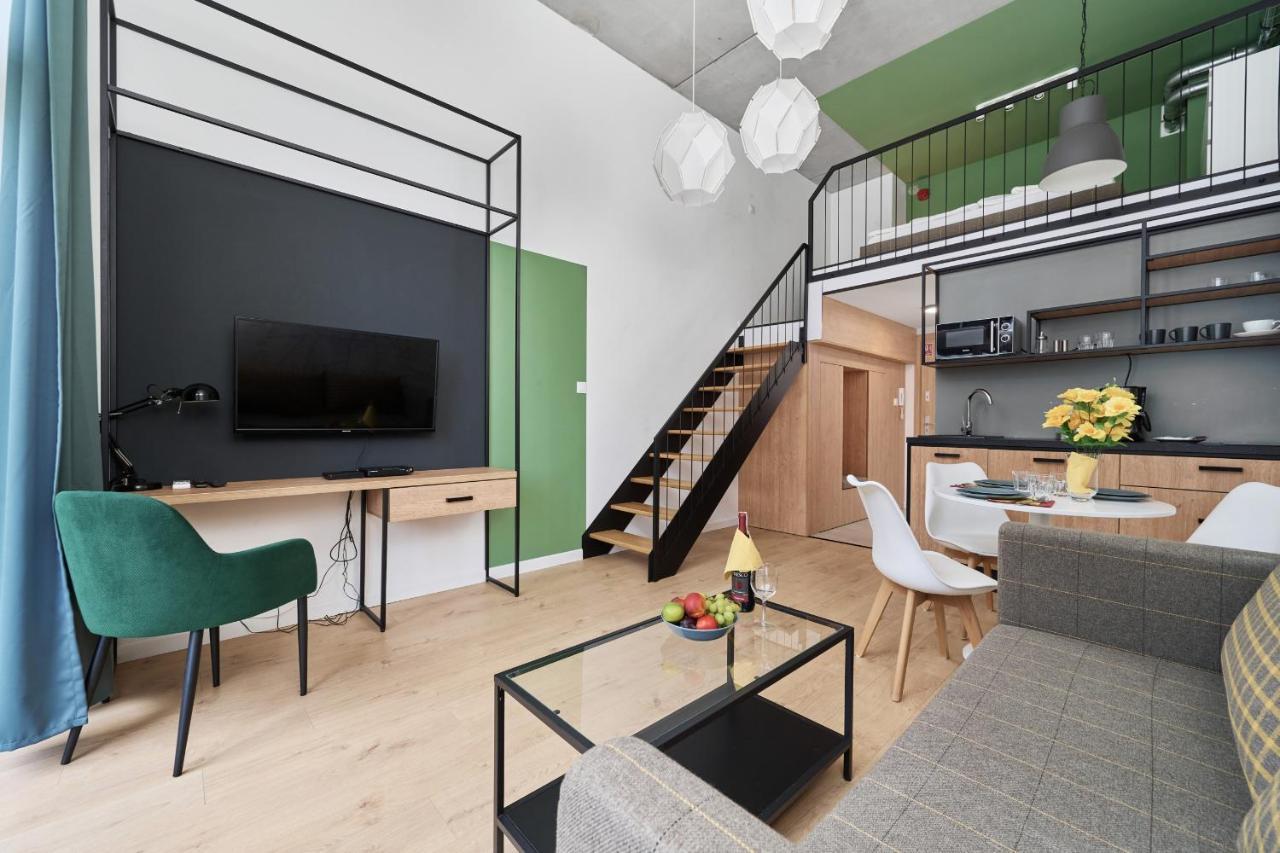 Mezzanine Studio Apartments Zarembowicza Wroclaw Airport By Renters Esterno foto