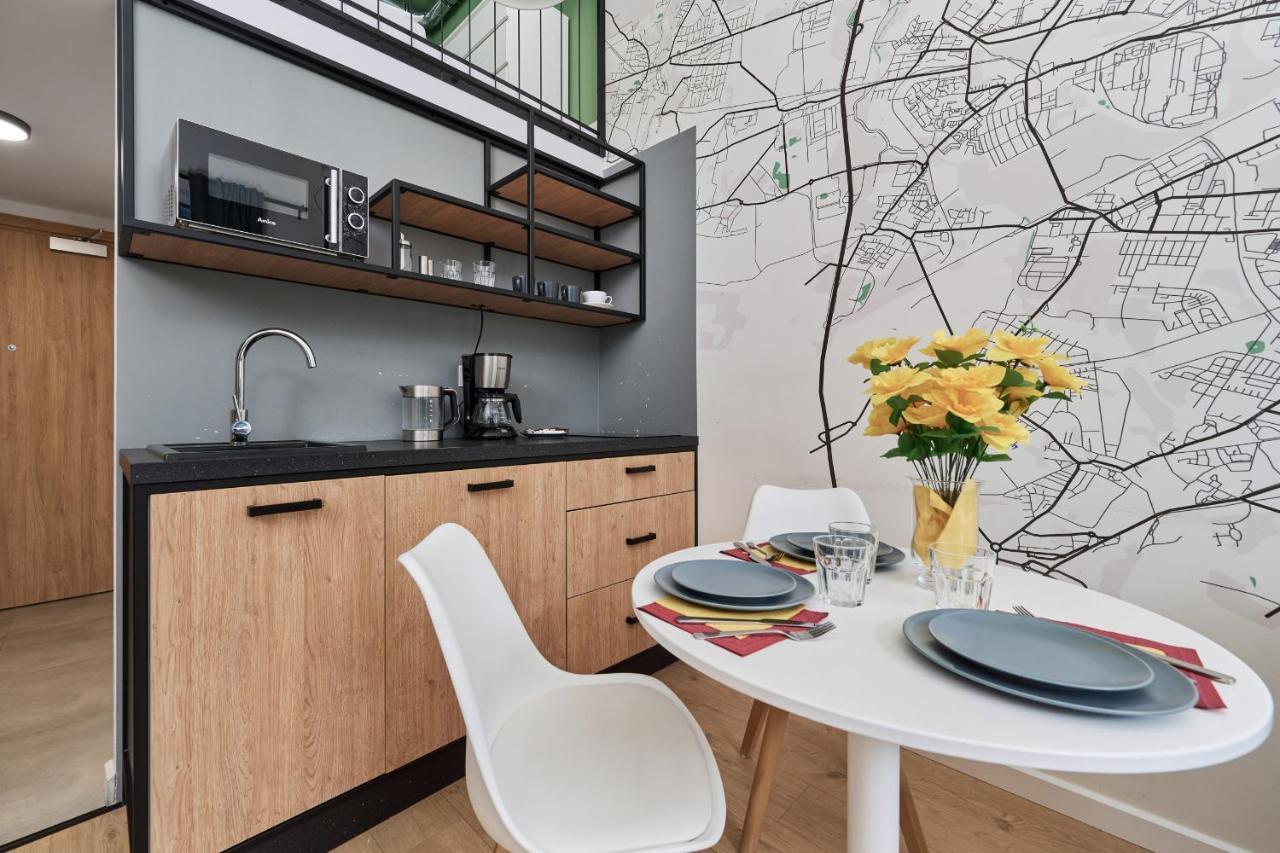 Mezzanine Studio Apartments Zarembowicza Wroclaw Airport By Renters Esterno foto