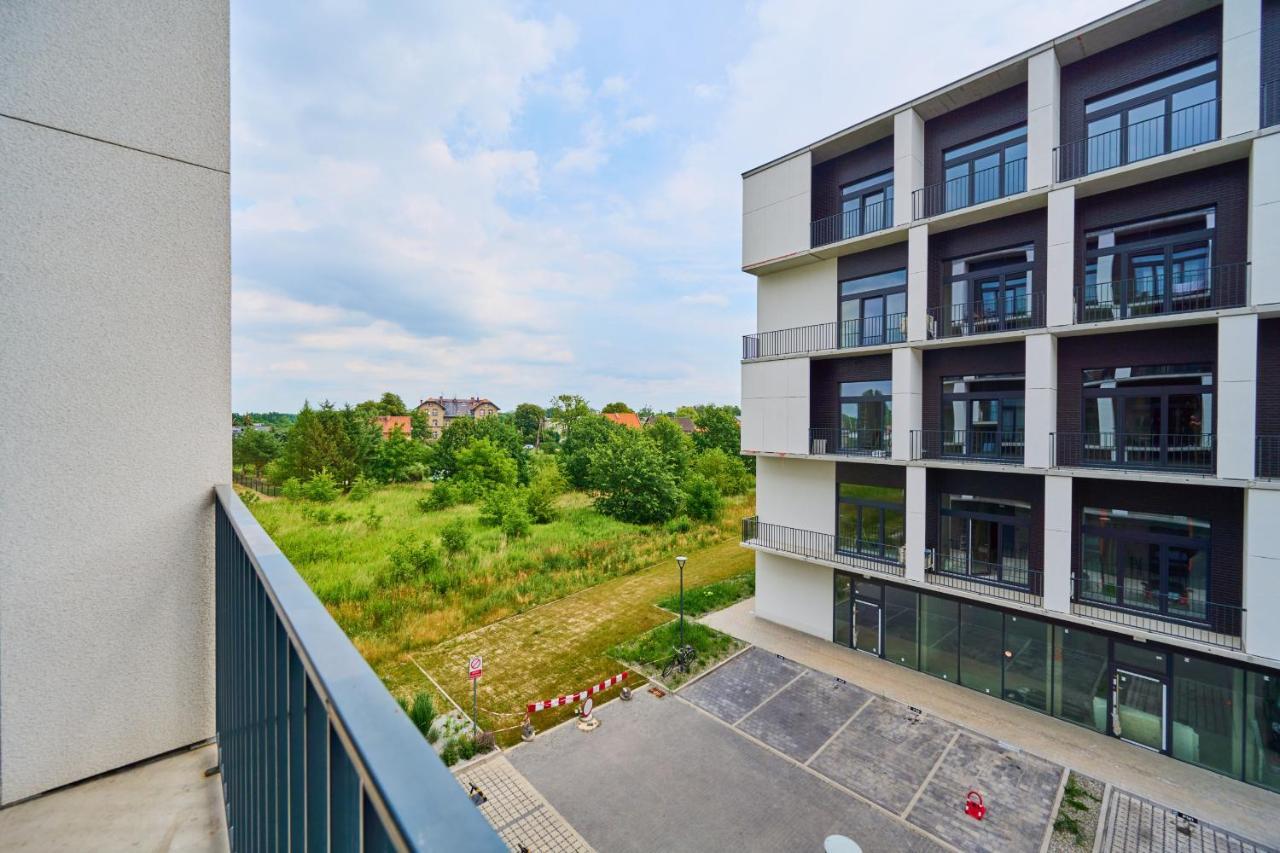 Mezzanine Studio Apartments Zarembowicza Wroclaw Airport By Renters Esterno foto