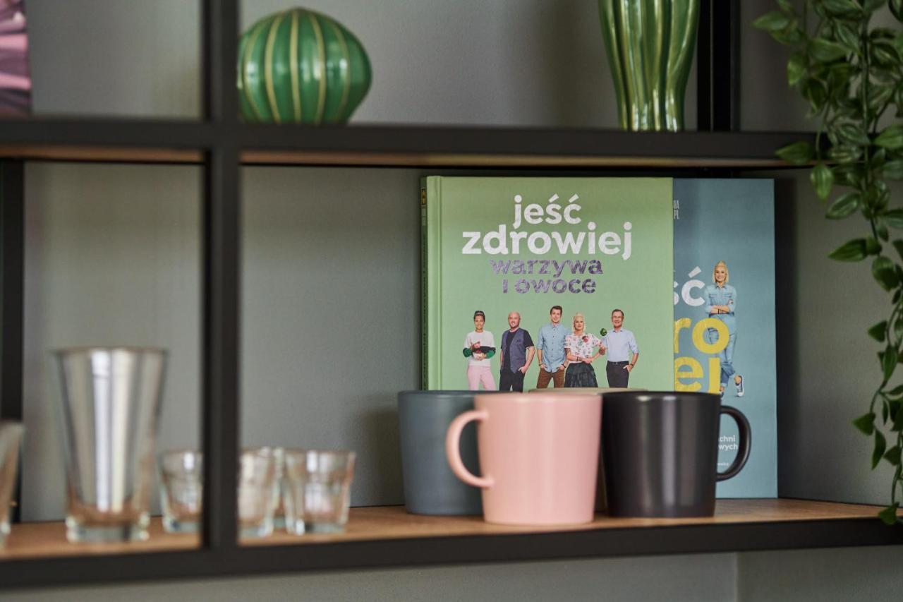 Mezzanine Studio Apartments Zarembowicza Wroclaw Airport By Renters Esterno foto