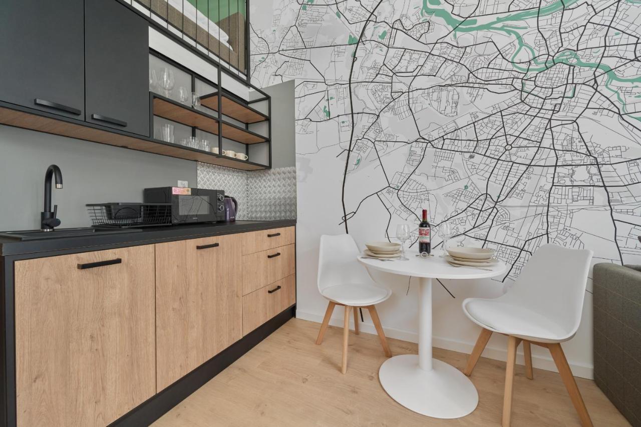 Mezzanine Studio Apartments Zarembowicza Wroclaw Airport By Renters Esterno foto