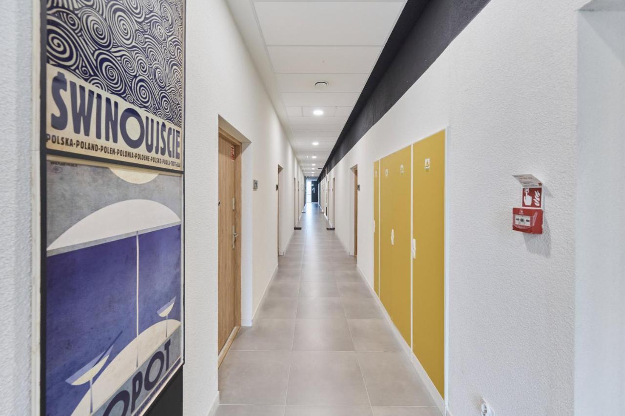 Mezzanine Studio Apartments Zarembowicza Wroclaw Airport By Renters Esterno foto