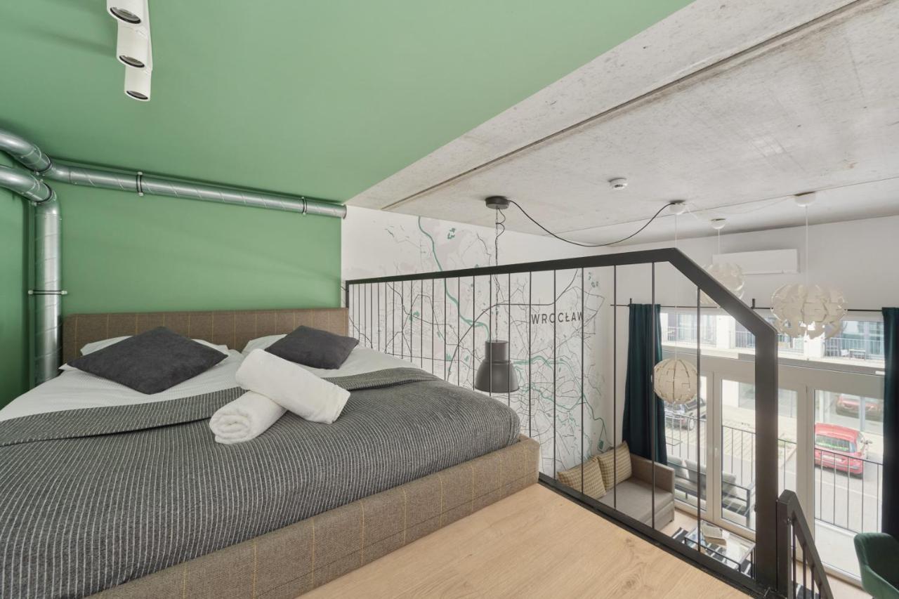 Mezzanine Studio Apartments Zarembowicza Wroclaw Airport By Renters Esterno foto